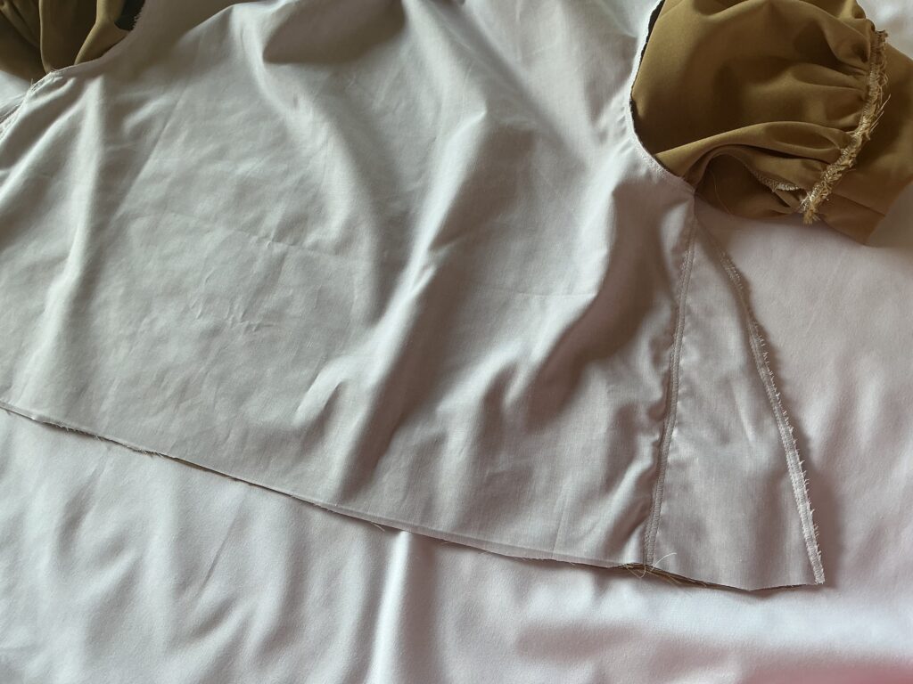 ウエスト後ろから